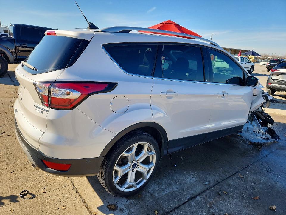 Photo 3 from auction – 2018 FORD ESCAPE with VIN 1FMCU9J94JUC05720