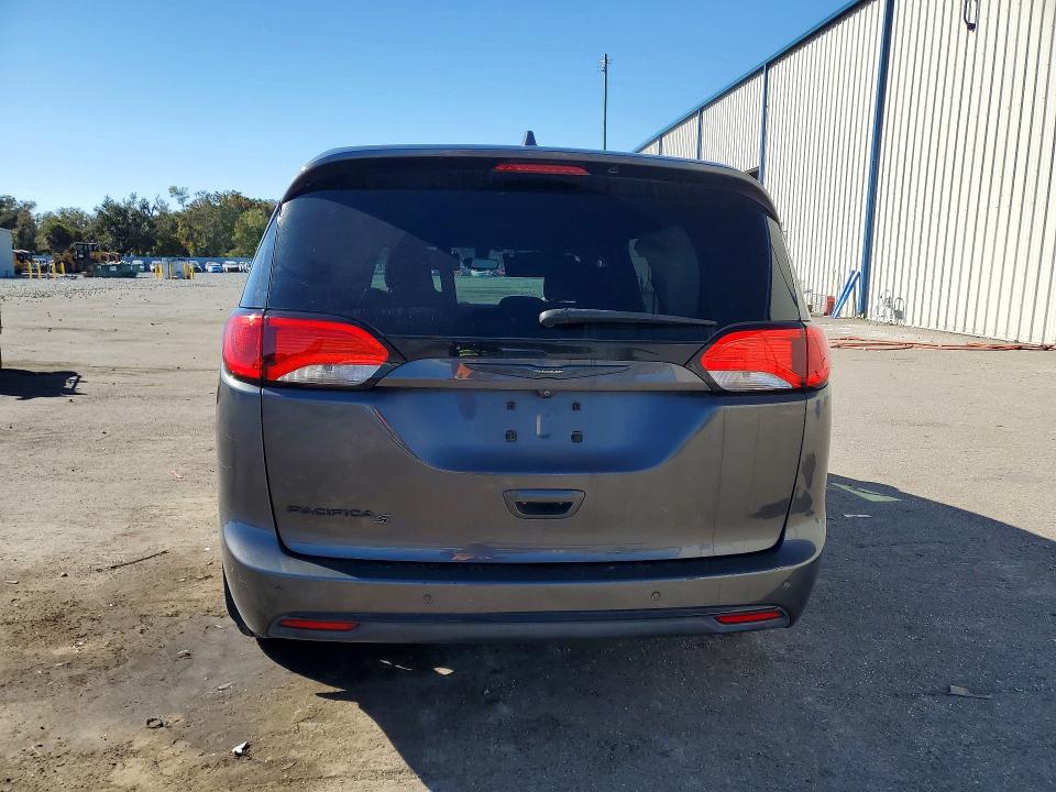 Photo 6 from auction – 2019 CHRYSLER PACIFICA with VIN 2C4RC1FG9KR666551
