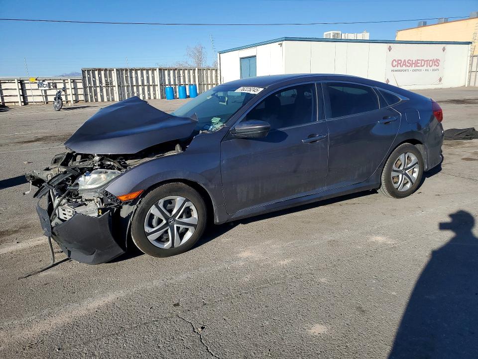 HONDA CIVIC 2017 مع رقم تعريف المركبة 2HGFC2F54HH557910 - صورة من المزاد