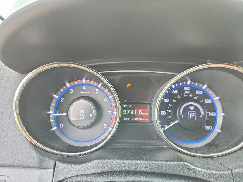 Photo 9 from auction – 2011 HYUNDAI SONATA with VIN 5NPEC4AC9BH286854