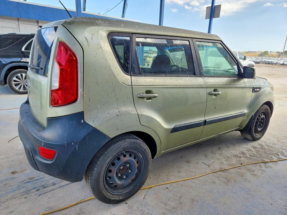 Photo 3 from auction – 2013 KIA SOUL with VIN KNDJT2A52D7626406