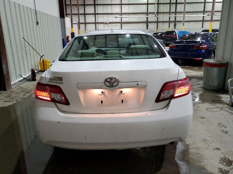 Photo 6 from auction – 2011 TOYOTA CAMRY with VIN 4T1BF3EK4BU676302
