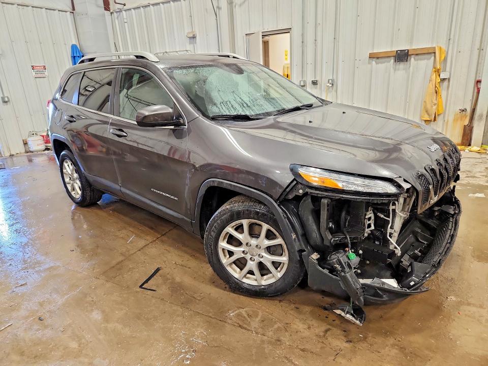 Photo 4 from auction – 2017 JEEP CHEROKEE L with VIN 1C4PJLCSXHW652448