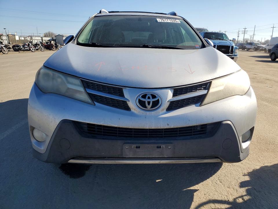 Photo 5 from auction – 2015 TOYOTA RAV4 with VIN JTMRFREV5FJ025235