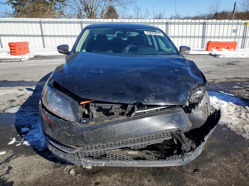 Photo 5 from auction – 2013 VOLKSWAGEN PASSAT with VIN 1VWBP7A33DC012974