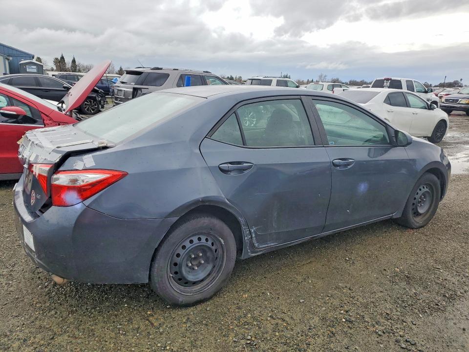 Zdjęcie 3 z aukcji – 2015 TOYOTA COROLLA L z VIN 5YFBURHE1FP253926