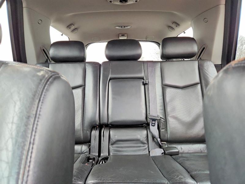 Photo 10 from auction – 2005 CADILLAC SRX with VIN 1GYEE637250173300