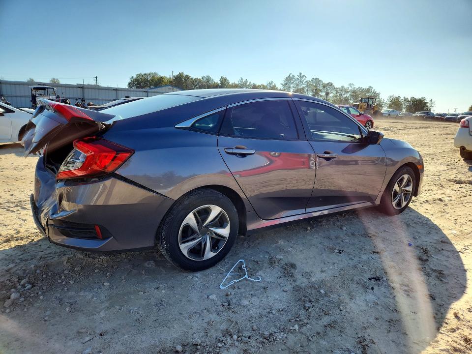 Photo 3 from auction – 2016 HONDA CIVIC with VIN 19XFC2F57GE087915