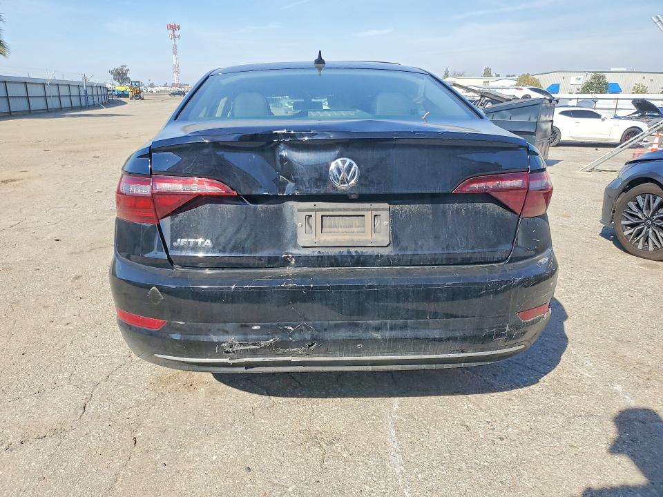 Photo 6 from auction – 2020 VOLKSWAGEN JETTA with VIN 3VWCB7BU1LM049030