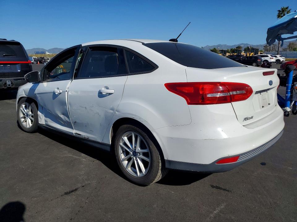 Photo 2 from auction – 2015 FORD FOCUS SE with VIN 1FADP3F20FL316955