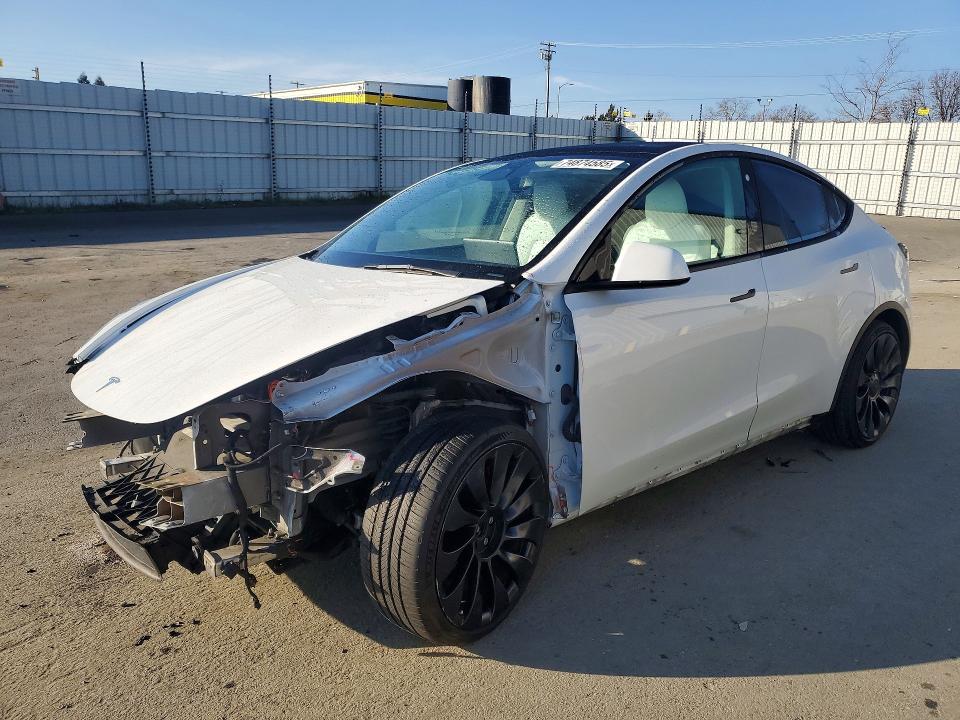 TESLA MODEL Y 2022 with VIN 7SAYGDEF2NF489127 - Photo from auction