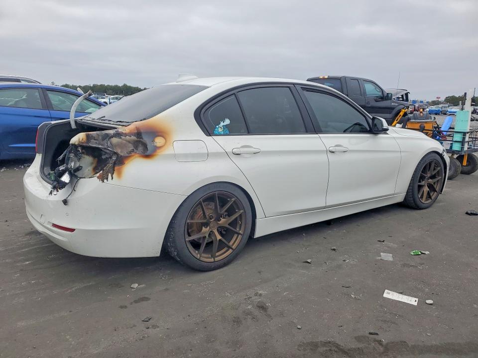 Photo 3 from auction – 2014 BMW 328 with VIN WBA3A5G57ENP30343