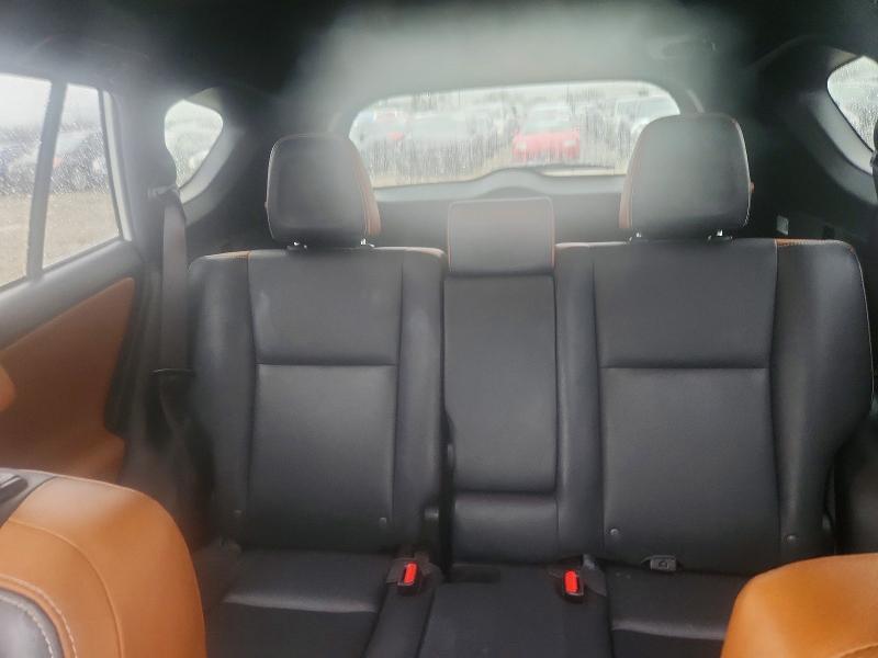 Photo 10 from auction – 2016 TOYOTA RAV4 SE with VIN JTMJFREV2GD180032