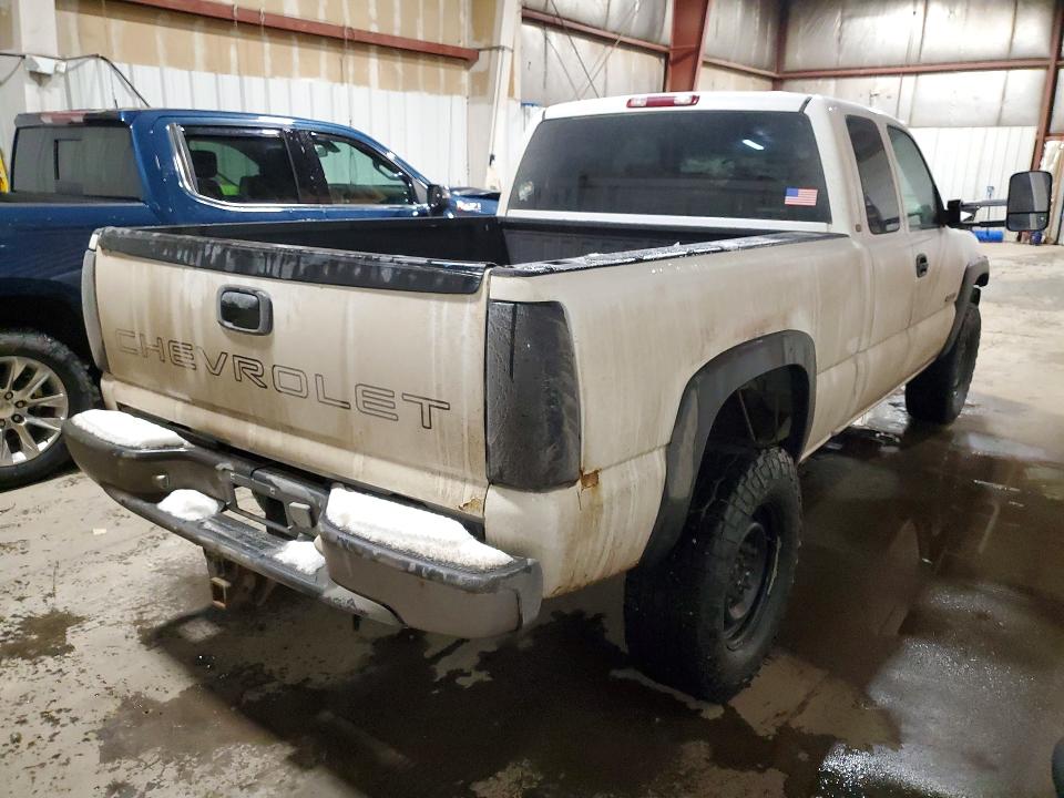 Photo 3 from auction – 2001 CHEVROLET SILVERADO with VIN 1GCHK29U01E280313