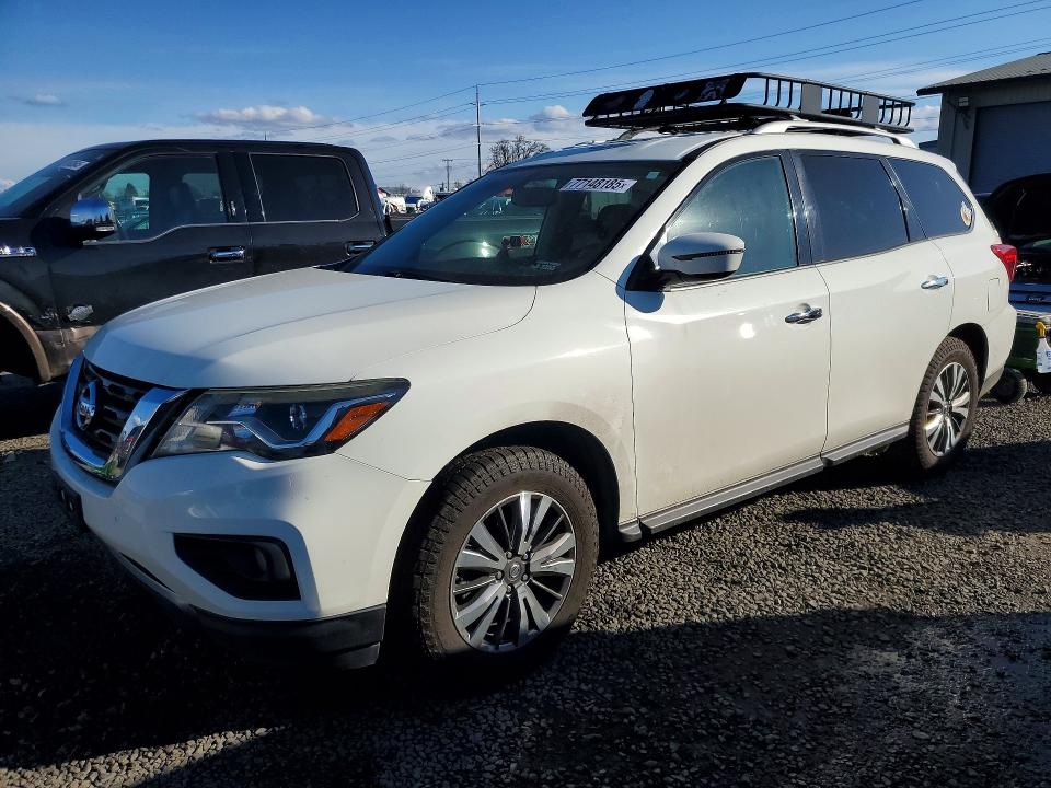 NISS PATHFINDER 2018 with VIN 5N1DR2MM7JC642601 - Photo from auction