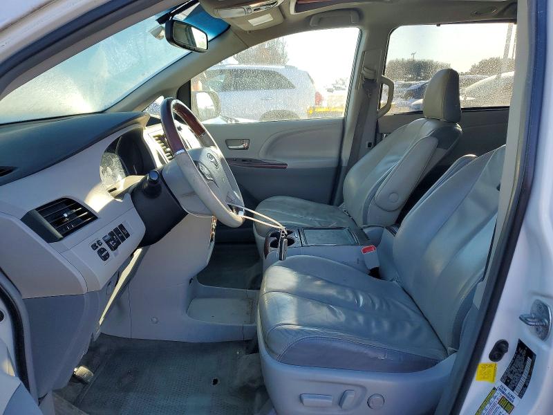 Photo 7 from auction – 2013 TOYOTA SIENNA XLE with VIN 5TDDK3DC0DS051860