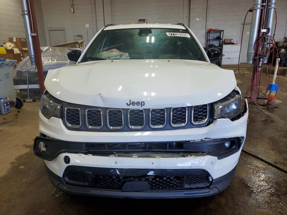 Photo 5 from auction – 2024 JEEP COMPASS with VIN 3C4NJDBN0RT110260
