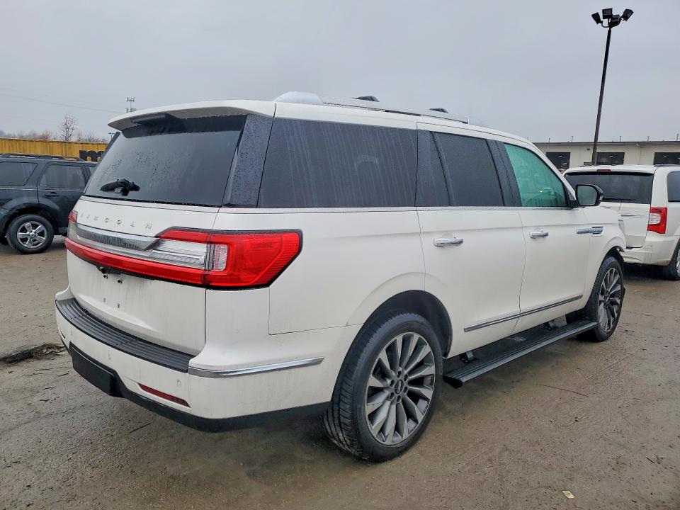 Photo 3 from auction – 2018 LINCOLN NAVIGATOR with VIN 5LMJJ2HT6JEL04717