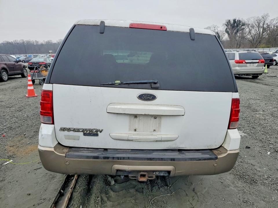 Photo 6 from auction – 2003 FORD EXPEDITION with VIN 1FMRU17W13LA47063