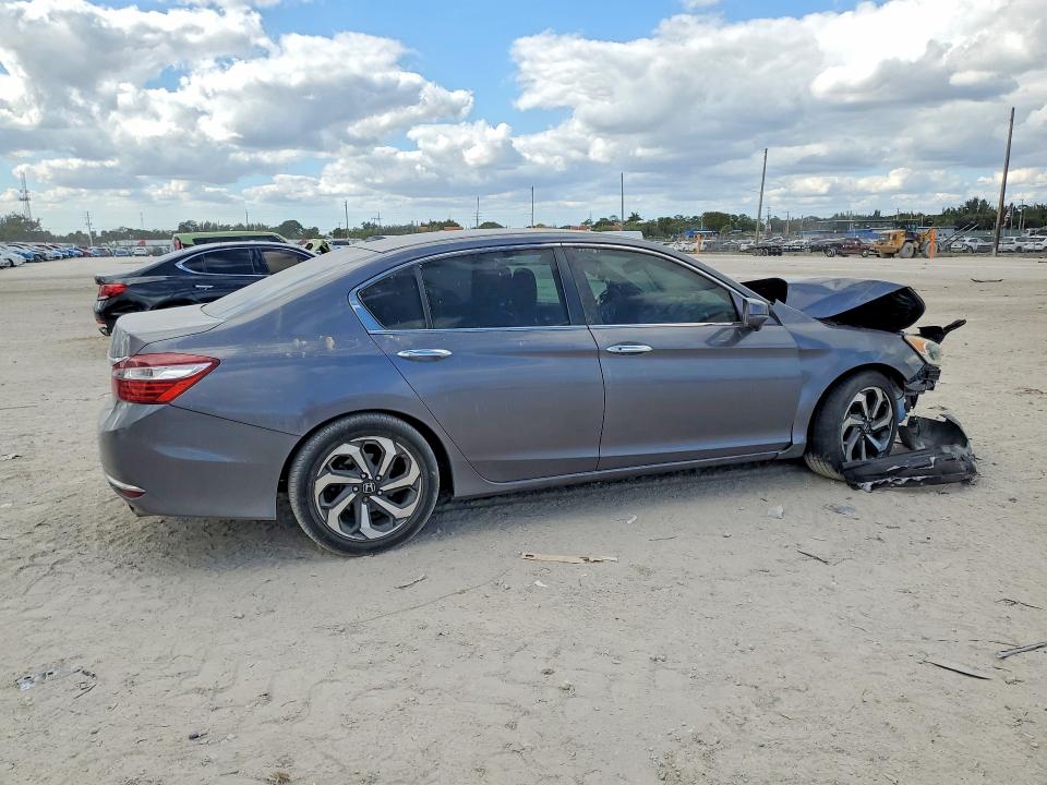 Photo 3 from auction – 2016 HONDA ACCORD with VIN 1HGCR2F88GA193368