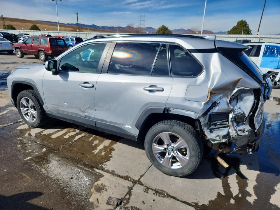 Photo 2 from auction – 2022 TOYOTA RAV4 XLE with VIN 2T3RWRFVXNW132425