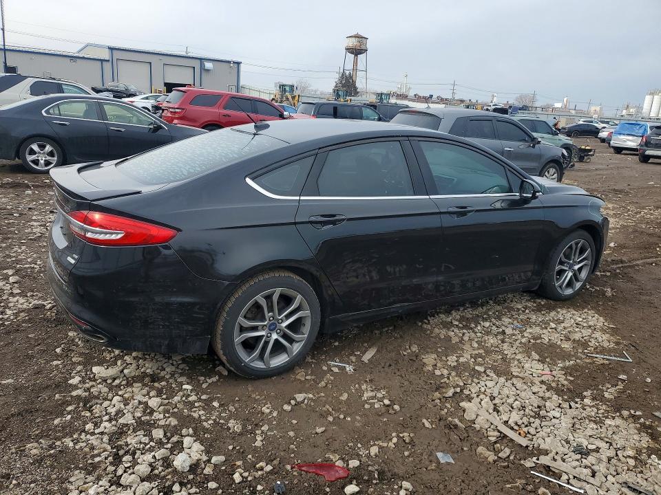 Photo 3 from auction – 2017 FORD FUSION with VIN 3FA6P0H95HR271078