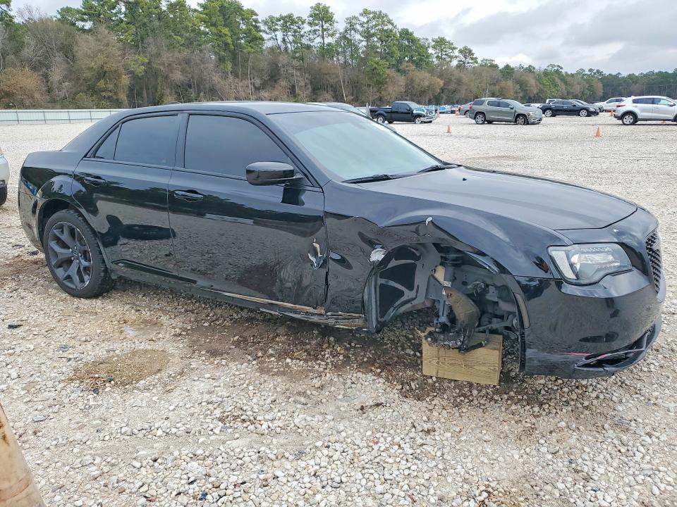 Photo 4 from auction – 2022 CHRYSLER 300 with VIN 2C3CCAAG7NH249280