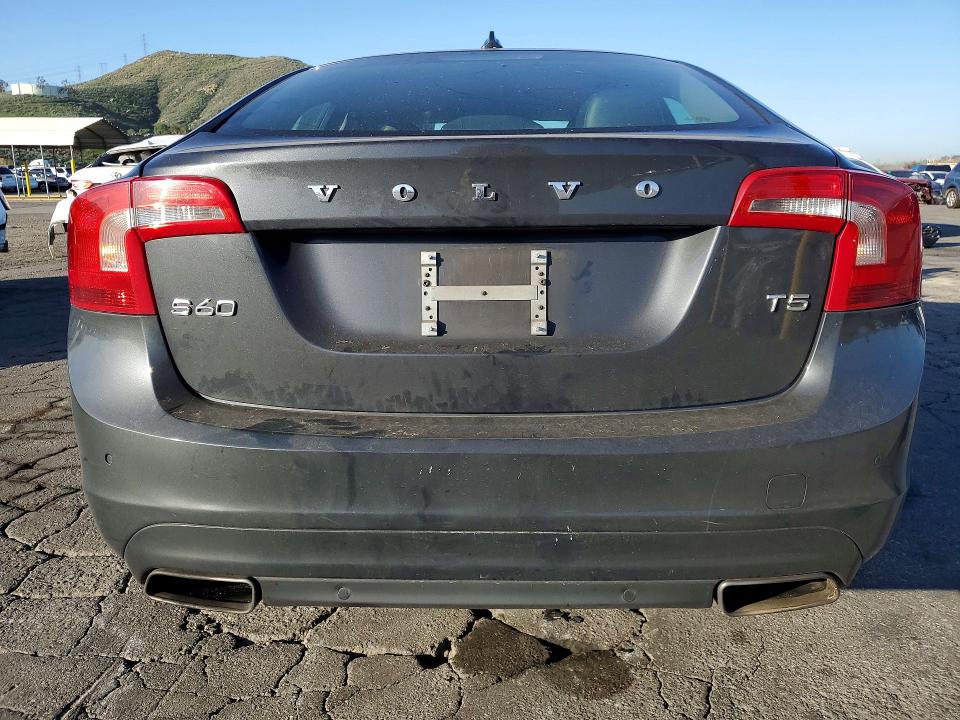 صورة رقم 6 من المزاد - 2015 VOLVO S60 مع VIN YV126MFK5F1368792
