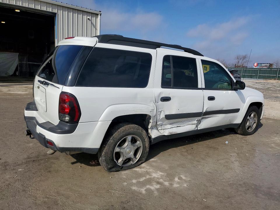 Photo 3 from auction – 2005 CHEVROLET TRAILBLAZER with VIN 1GNET16S456145615