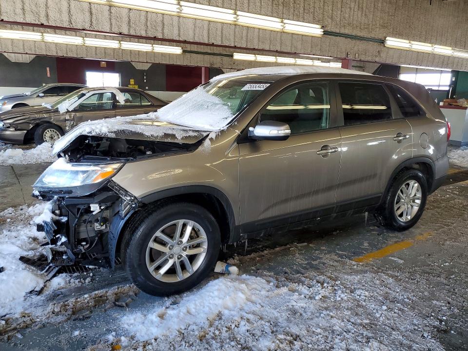 Photo 1 from auction – 2015 KIA SORENTO with VIN 5XYKT3A69FG602029