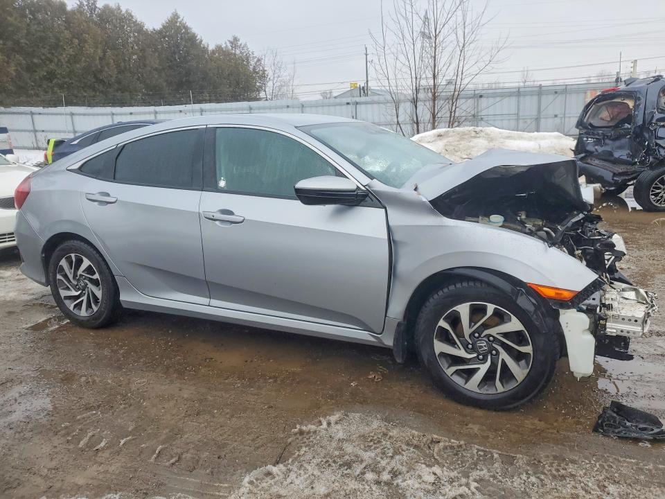 Zdjęcie 4 z aukcji – 2018 HONDA CIVIC z VIN 2HGFC2F64JH037396
