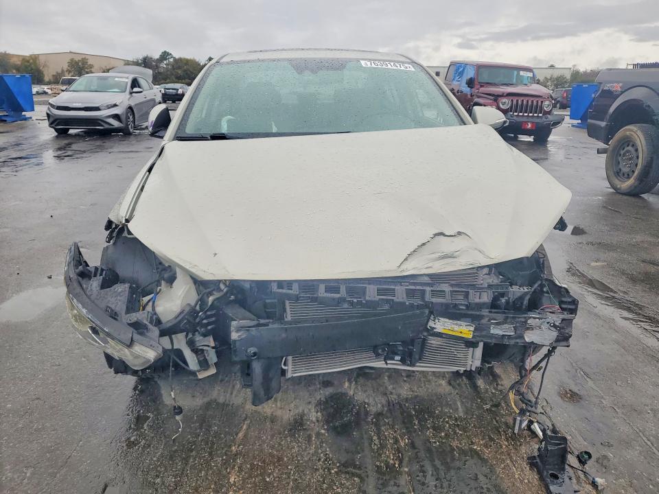 Photo 5 from auction – 2018 HYUNDAI ELANTRA with VIN 5NPD84LF9JH257356