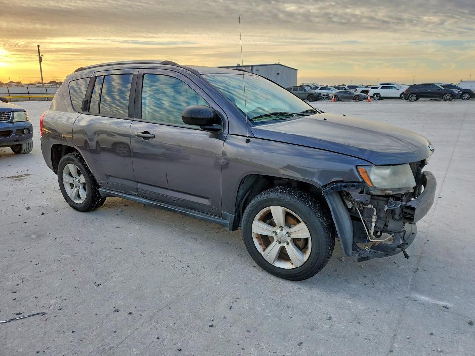 Photo 4 from auction – 2016 JEEP COMPASS with VIN 1C4NJCBAXGD722363