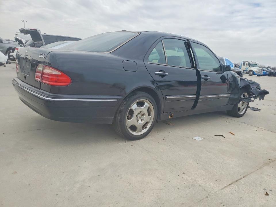 Photo 3 from auction – 2001 MERCEDES-BENZ E 430 with VIN WDBJF70J41B355293