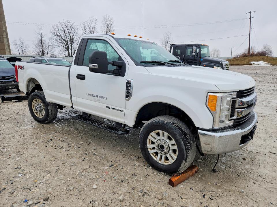Photo 4 from auction – 2017 FORD F350 with VIN 1FTRF3BT6HEE54704