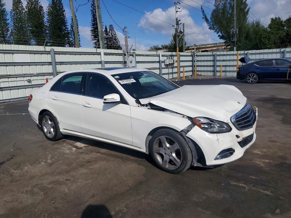 Photo 4 from auction – 2015 MERCEDES-BENZ E 350 with VIN WDDHF5KB3FB132380
