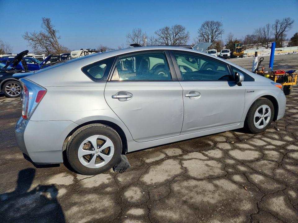 Photo 3 from auction – 2015 TOYOTA PRIUS with VIN JTDKN3DUXF1912243