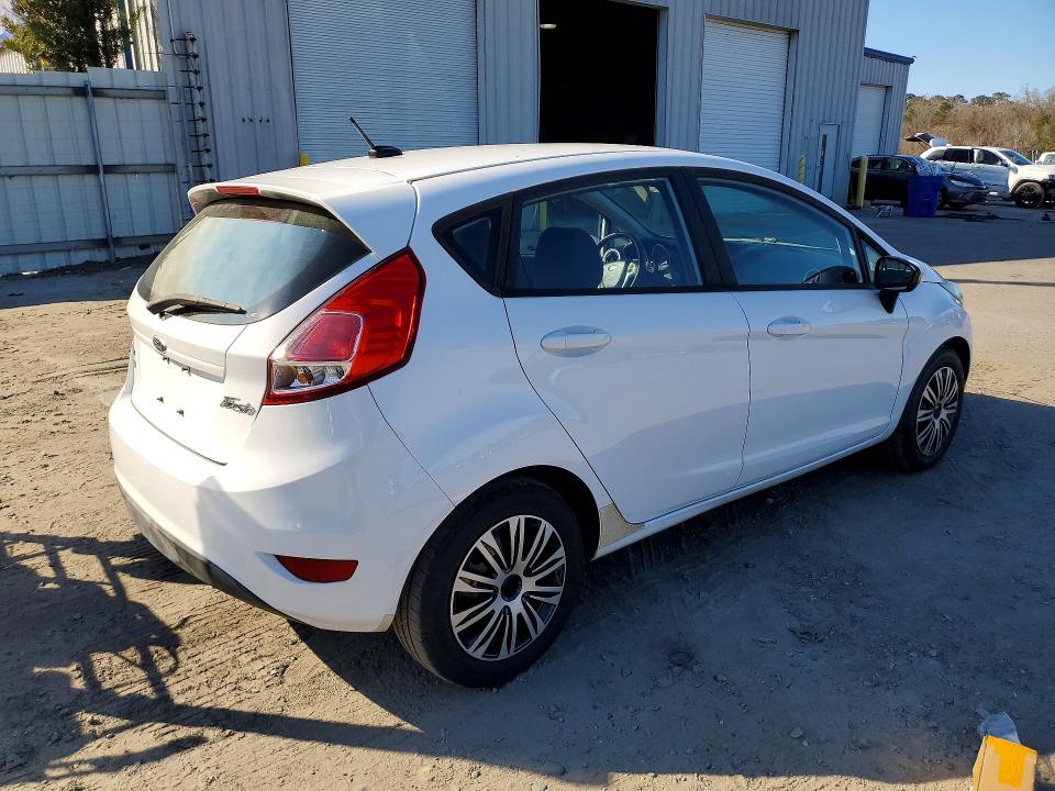 Photo 3 from auction – 2015 FORD FIESTA SE with VIN 3FADP4EE9FM140665