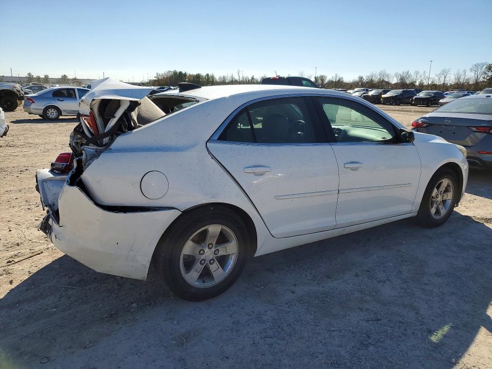 Photo 3 from auction – 2015 CHEVROLET MALIBU with VIN 1G11B5SL1FF136638