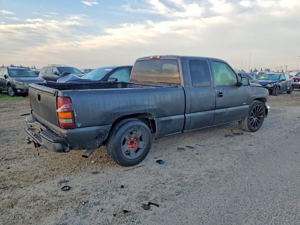 Photo 3 from auction – 2001 CHEVROLET SILVERADO with VIN 2GCEC19T911184246