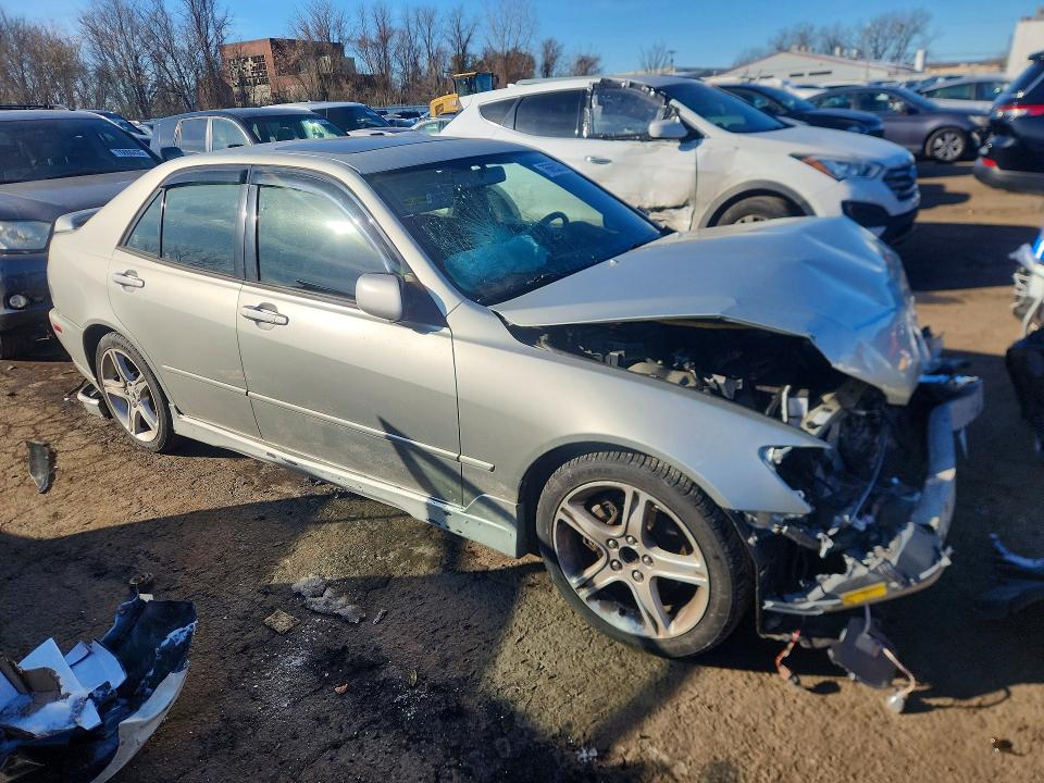 Photo 4 from auction – 2001 LEXUS IS with VIN JTHBD182210004527