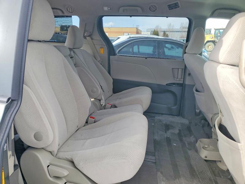 Photo 11 from auction – 2014 TOYOTA SIENNA with VIN 5TDKK3DC4ES425766