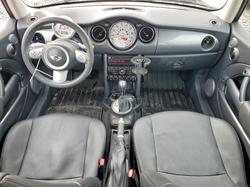 Photo 8 from auction – 2005 MINI COOPER with VIN WMWRC33565TJ73015