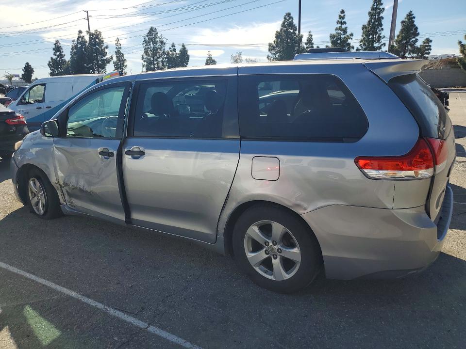 Photo 2 from auction – 2013 TOYOTA SIENNA with VIN 5TDZK3DC2DS312072