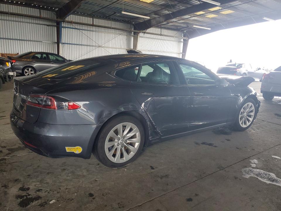 Photo 3 from auction – 2017 TESLA MODEL S with VIN 5YJSA1E10HF187122