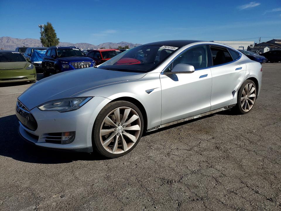 TESLA MODEL S 2014 with VIN 5YJSA1H11EFP56700 - Photo from auction