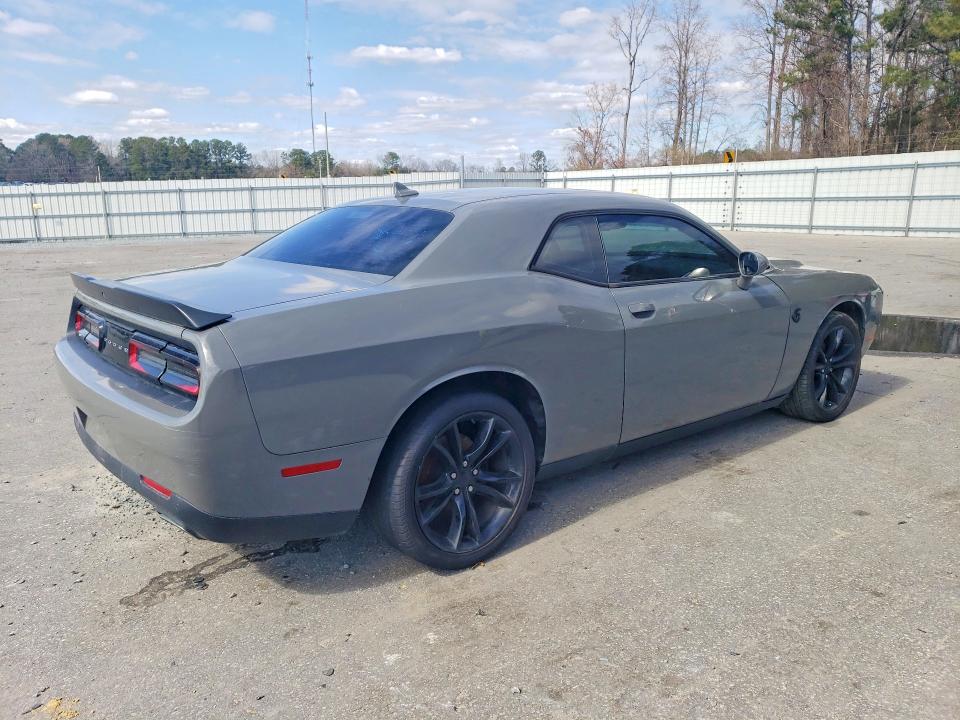 Photo 3 from auction – 2018 DODGE CHALLENGER with VIN 2C3CDZAG1JH218533