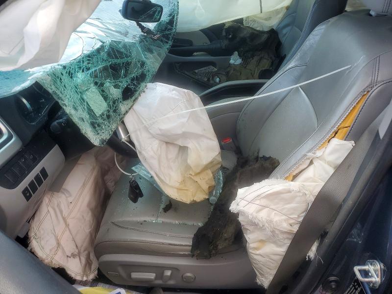 Photo 7 from auction – 2015 TOYOTA HIGHLANDER with VIN 5TDKKRFH2FS097390