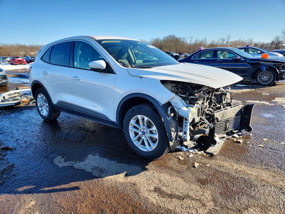 Photo 4 from auction – 2020 FORD ESCAPE with VIN 1FMCU9G62LUA32196
