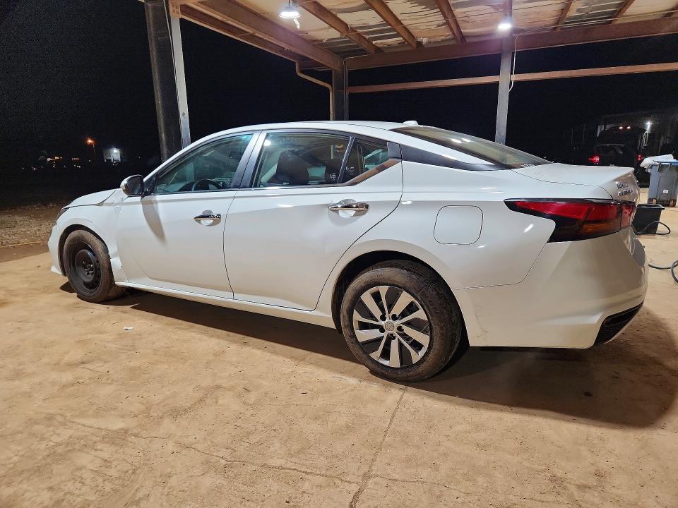 Photo 2 from auction – 2019 NISSAN ALTIMA with VIN 1N4BL4BV4KN310874